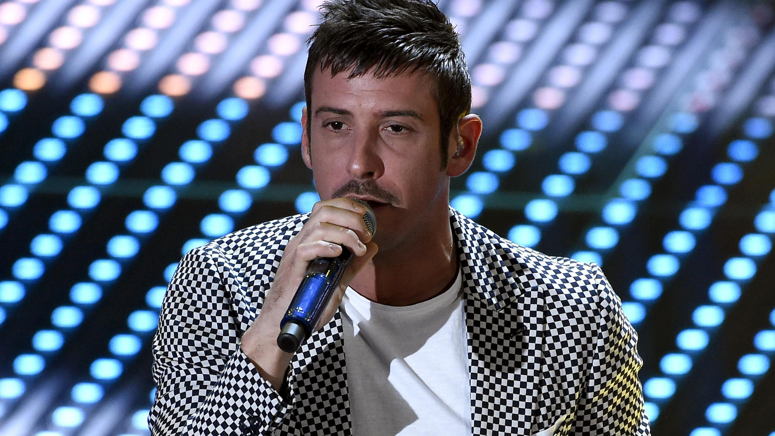 Il vincitore di Sanremo Giovani Francesco Gabbani ritorna sul palco