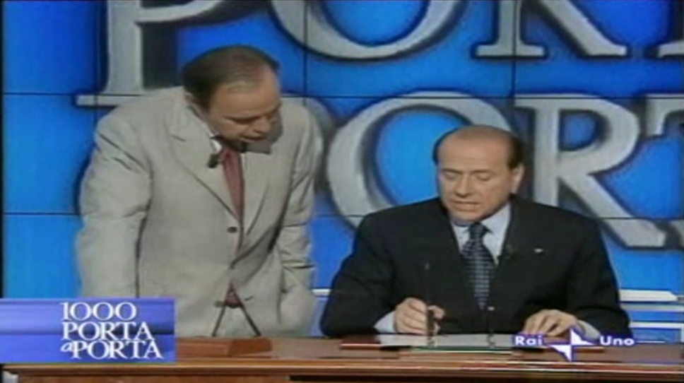 in fede, Silvio Berlusconi". La firma a 'Porta a Porta' del "contratto" con  gli italiani del 2001 - Video - Rai News